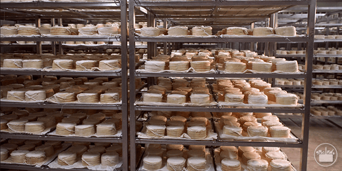 O nosso Queijo de Ovelha Curado Amanteigado Flor da Beira